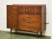 Load image into Gallery viewer, Broyhill Sculpture Extra Storage Gentleman’s Chest
