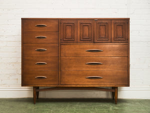 Broyhill Sculpture Extra Storage Gentleman’s Chest