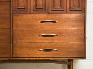 Broyhill Sculpture Extra Storage Gentleman’s Chest
