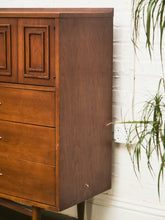 Load image into Gallery viewer, Broyhill Sculpture Extra Storage Gentleman’s Chest
