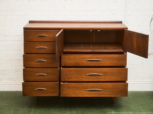Broyhill Sculpture Extra Storage Gentleman’s Chest