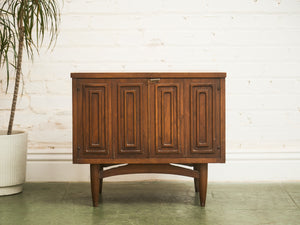 Broyhill Sculptra Pair of Nightstands