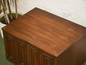 Broyhill Sculptra Pair of Nightstands