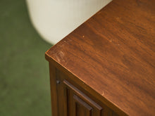 Load image into Gallery viewer, Broyhill Sculptra Pair of Nightstands
