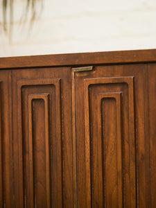 Broyhill Sculptra Pair of Nightstands