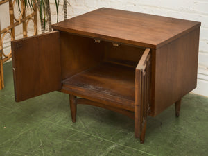 Broyhill Sculptra Pair of Nightstands