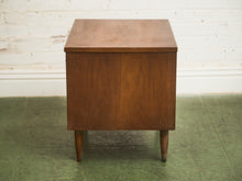 Load image into Gallery viewer, Broyhill Sculptra Pair of Nightstands
