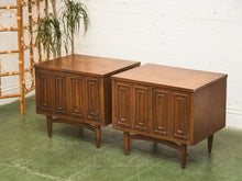 Load image into Gallery viewer, Broyhill Sculptra Pair of Nightstands
