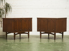Load image into Gallery viewer, Broyhill Sculptra Pair of Nightstands
