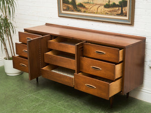 Broyhill Sculptra Dresser