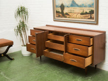 Load image into Gallery viewer, Broyhill Sculptra Dresser
