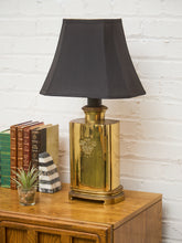 Load image into Gallery viewer, Wildwood Teabox Lamp
