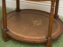 Load image into Gallery viewer, Drexel Heritage Side Table
