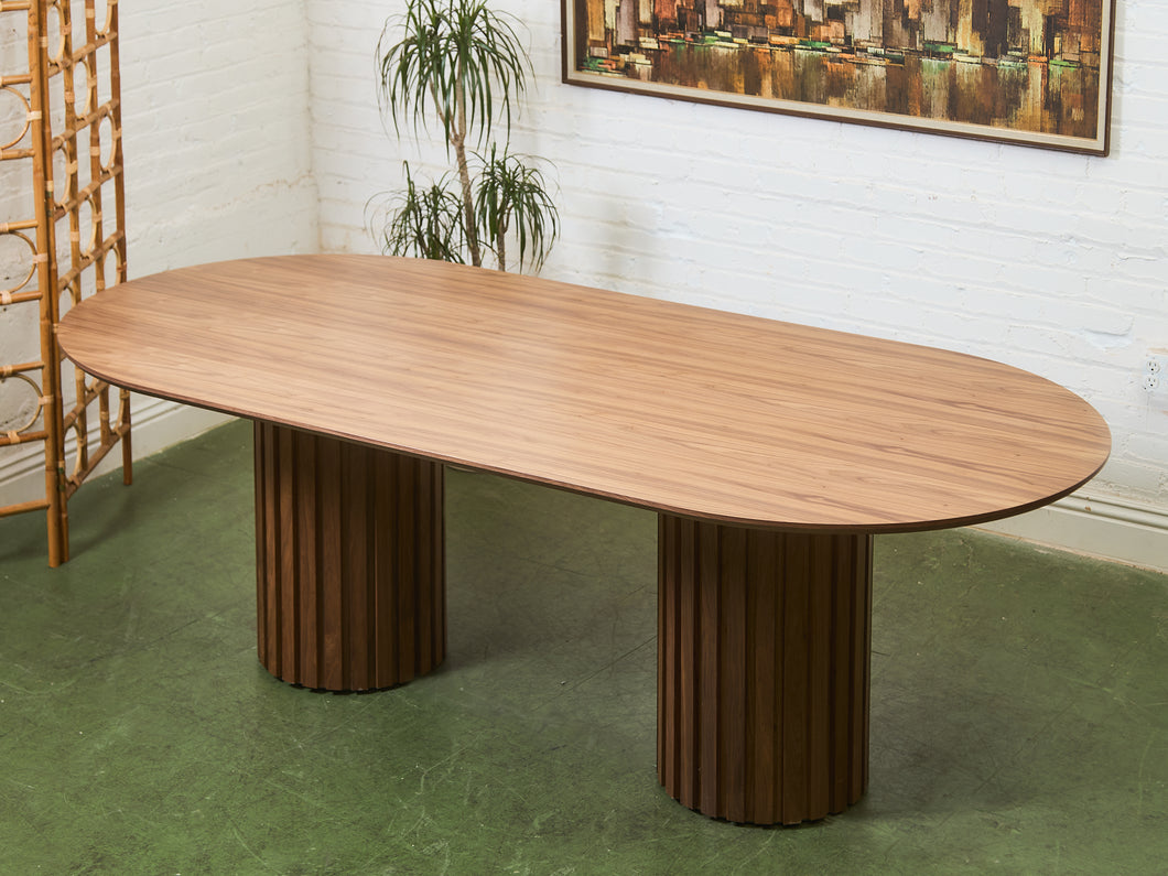 Dalia Oval in Walnut
