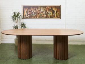 Dalia Oval in Walnut