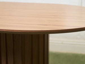 Dalia Oval in Walnut