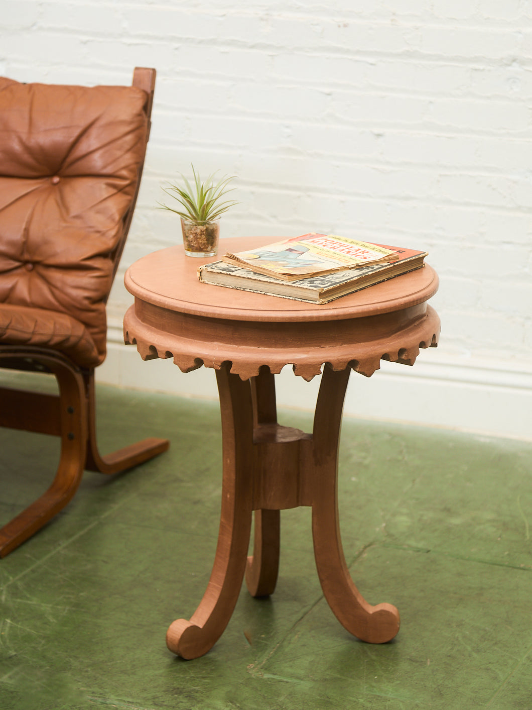 Vintage Wood Scalloped Edge End Table