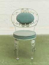 Load image into Gallery viewer, Woodard Vintage Rustic 5 piece outdoor Set
