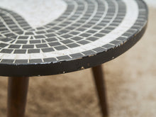 Load image into Gallery viewer, Amoebic 1950’s Classic Vintage Coffee Table
