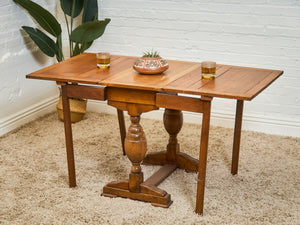 Antique English Victorian style Drop Leaf Gate Leg Console or Dining Table 19th century