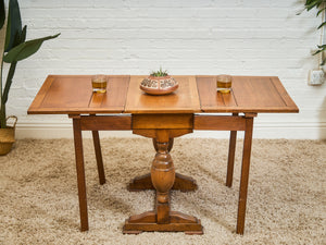 Antique English Victorian style Drop Leaf Gate Leg Console or Dining Table 19th century