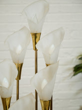 Load image into Gallery viewer, Vintage Hollywood Regency Lily Brass Table Lamp

