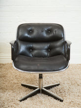 Load image into Gallery viewer, Knoll Vintage Charles Pollock office Chair
