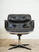 Load image into Gallery viewer, Knoll Vintage Charles Pollock office Chair
