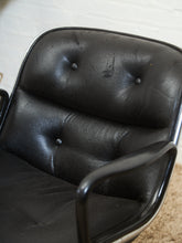 Load image into Gallery viewer, Knoll Vintage Charles Pollock office Chair
