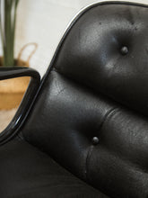 Load image into Gallery viewer, Knoll Vintage Charles Pollock office Chair
