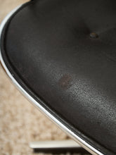 Load image into Gallery viewer, Knoll Vintage Charles Pollock office Chair
