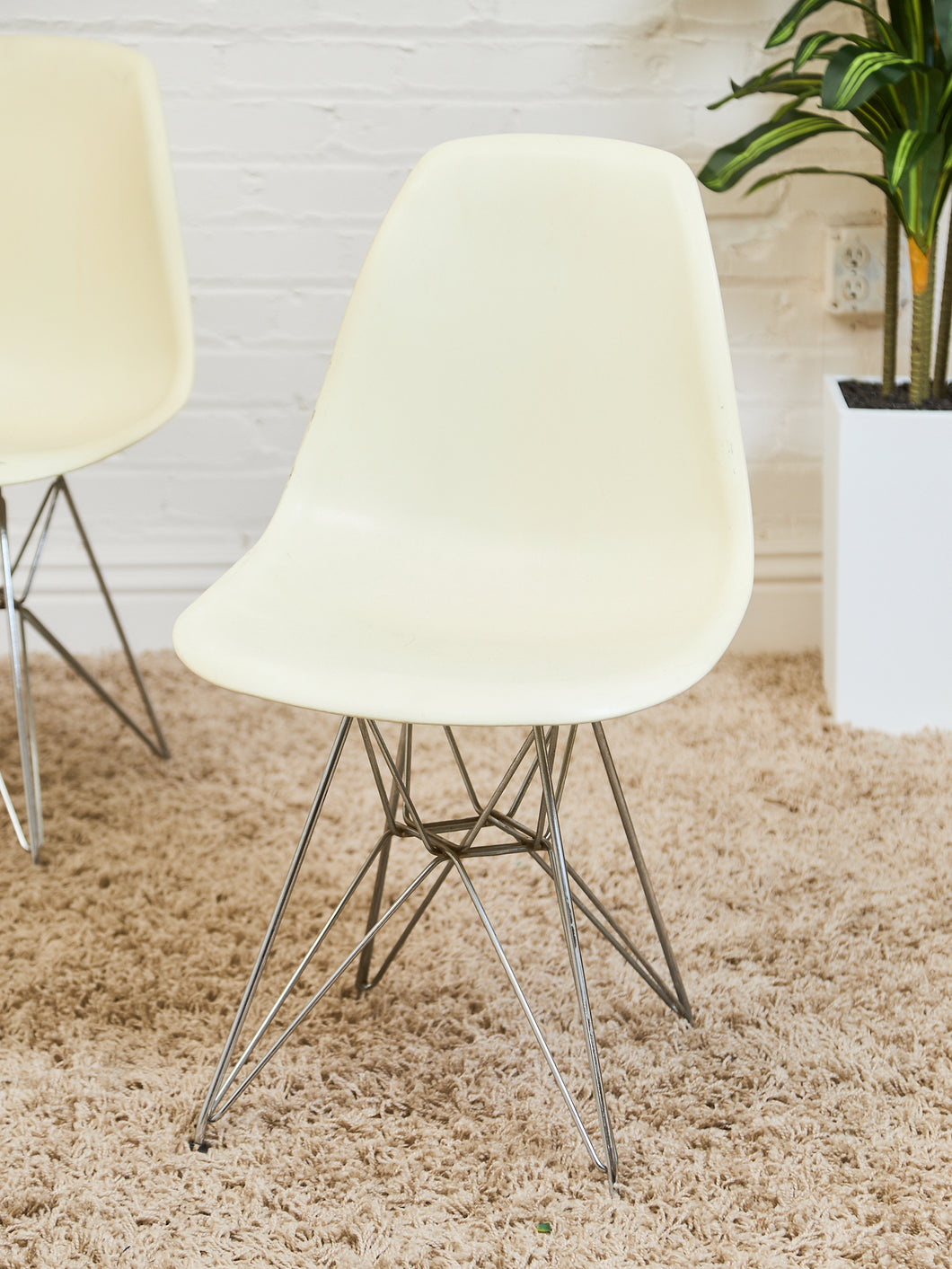 Hairpin Leg Shell Chair