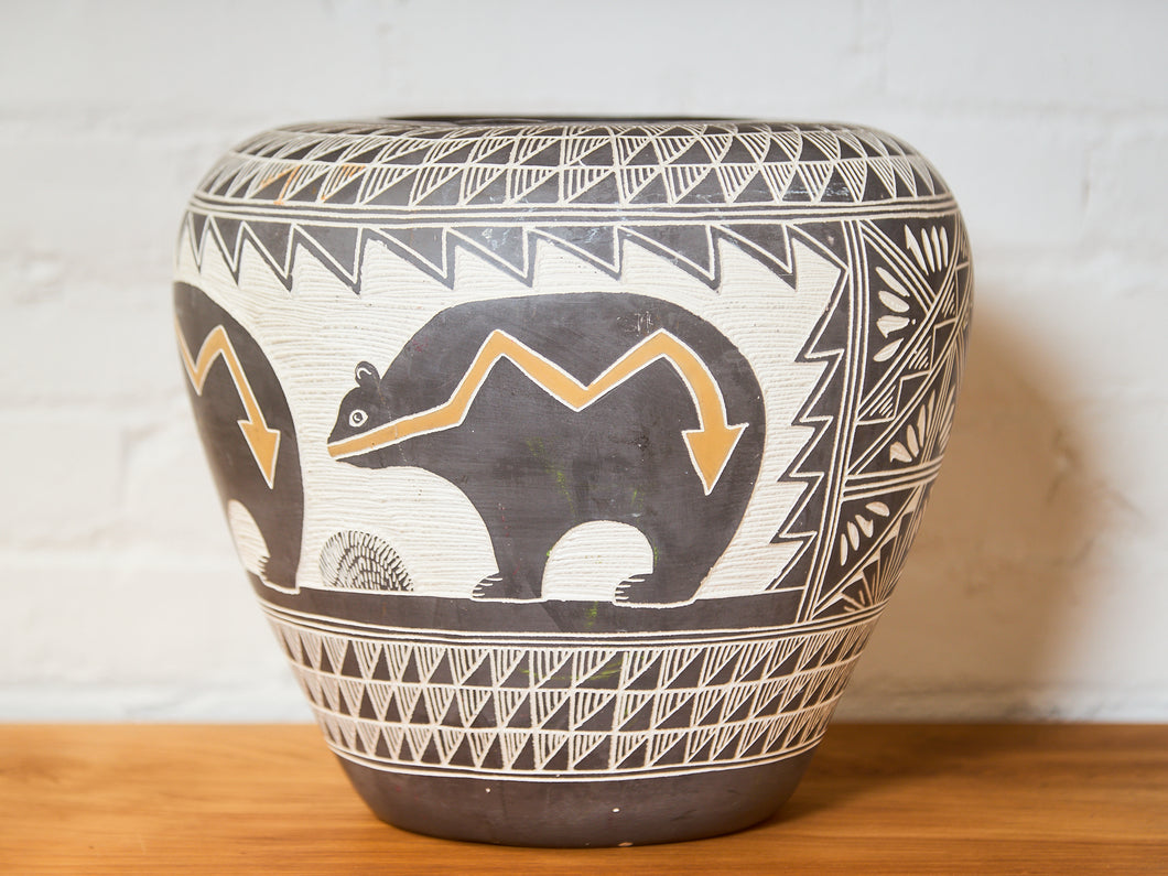 Native Shy-Yai-Zta Romero Vase Acoma Pueblo, New Mexico.