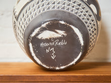 Load image into Gallery viewer, Native Shy-Yai-Zta Romero Vase Acoma Pueblo, New Mexico.
