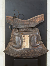 Load image into Gallery viewer, VINTAGE TORAJA SULAWESI INDONESIA CARVED WOOD &amp; BUFFALO HORN BETEL NUT BOX

