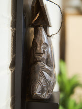 Load image into Gallery viewer, VINTAGE TORAJA SULAWESI INDONESIA CARVED WOOD &amp; BUFFALO HORN BETEL NUT BOX
