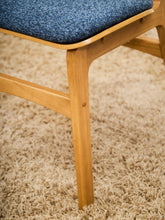 Load image into Gallery viewer, Set of 6 Mid-Century Modern Style Blonde Dining Chairs in Blue Orange Upholstery
