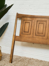 Load image into Gallery viewer, Broyhill Sculptra Headboard
