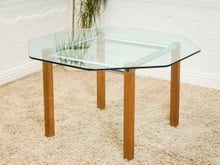Load image into Gallery viewer, Oak 1970’s Mid Century Dining Set
