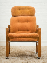 Load image into Gallery viewer, Oak 1970’s Mid Century Dining Set
