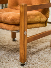 Load image into Gallery viewer, Oak 1970’s Mid Century Dining Set
