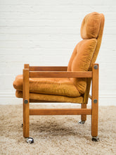 Load image into Gallery viewer, Oak 1970’s Mid Century Dining Set

