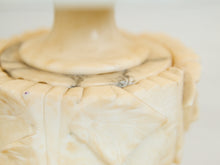 Load image into Gallery viewer, Italian Alabaster Lamp
