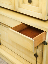 Load image into Gallery viewer, Robot 1950’s style Highboy
