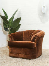 Load image into Gallery viewer, 1970’s Rust Vintage Club Chair
