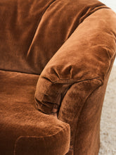 Load image into Gallery viewer, 1970’s Rust Vintage Club Chair

