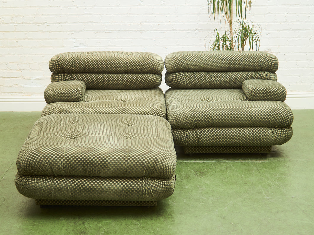 3 pieces 70’s style Lounge with Ottoman in Olive Green Checker