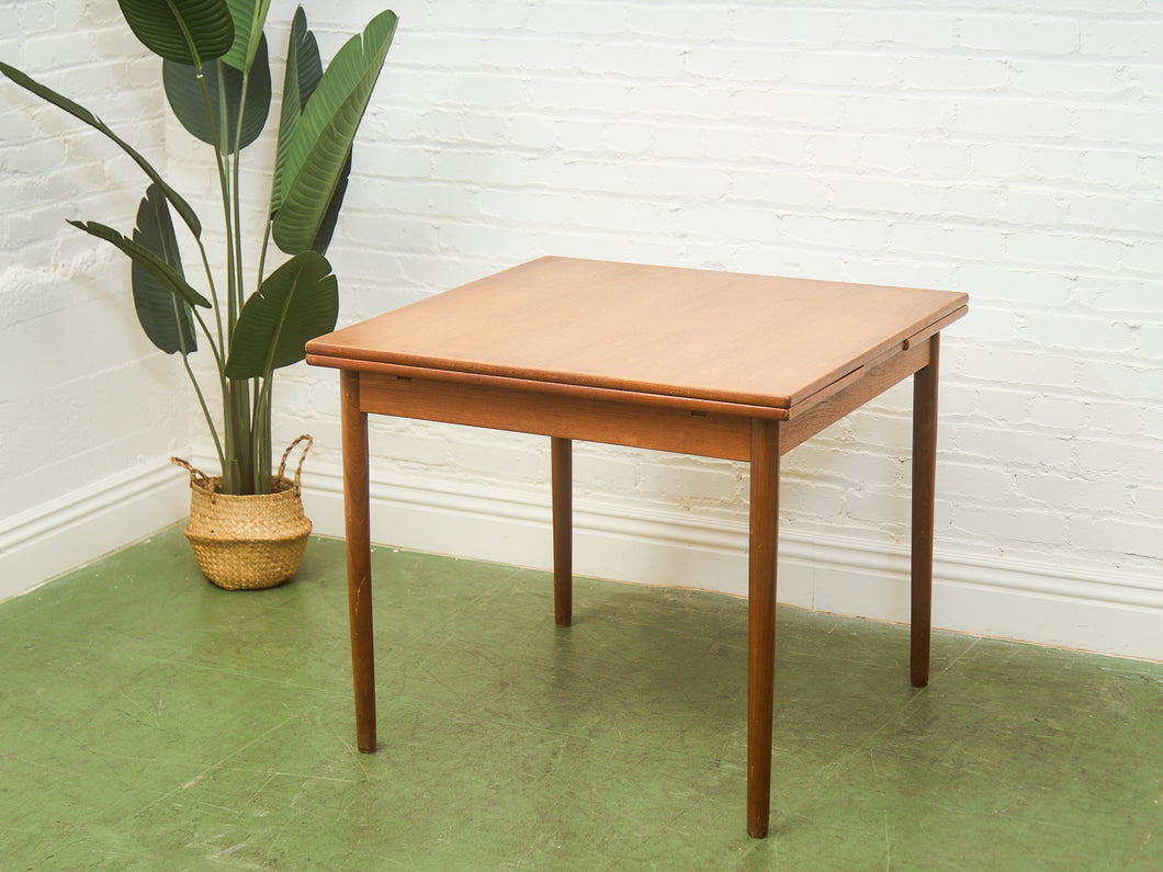 Danish Modern Teak Vintage Dining Table with Draw Leaves