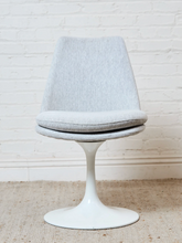 Load image into Gallery viewer, Daisy Chair
