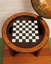 Load image into Gallery viewer, Chess Set Globe
